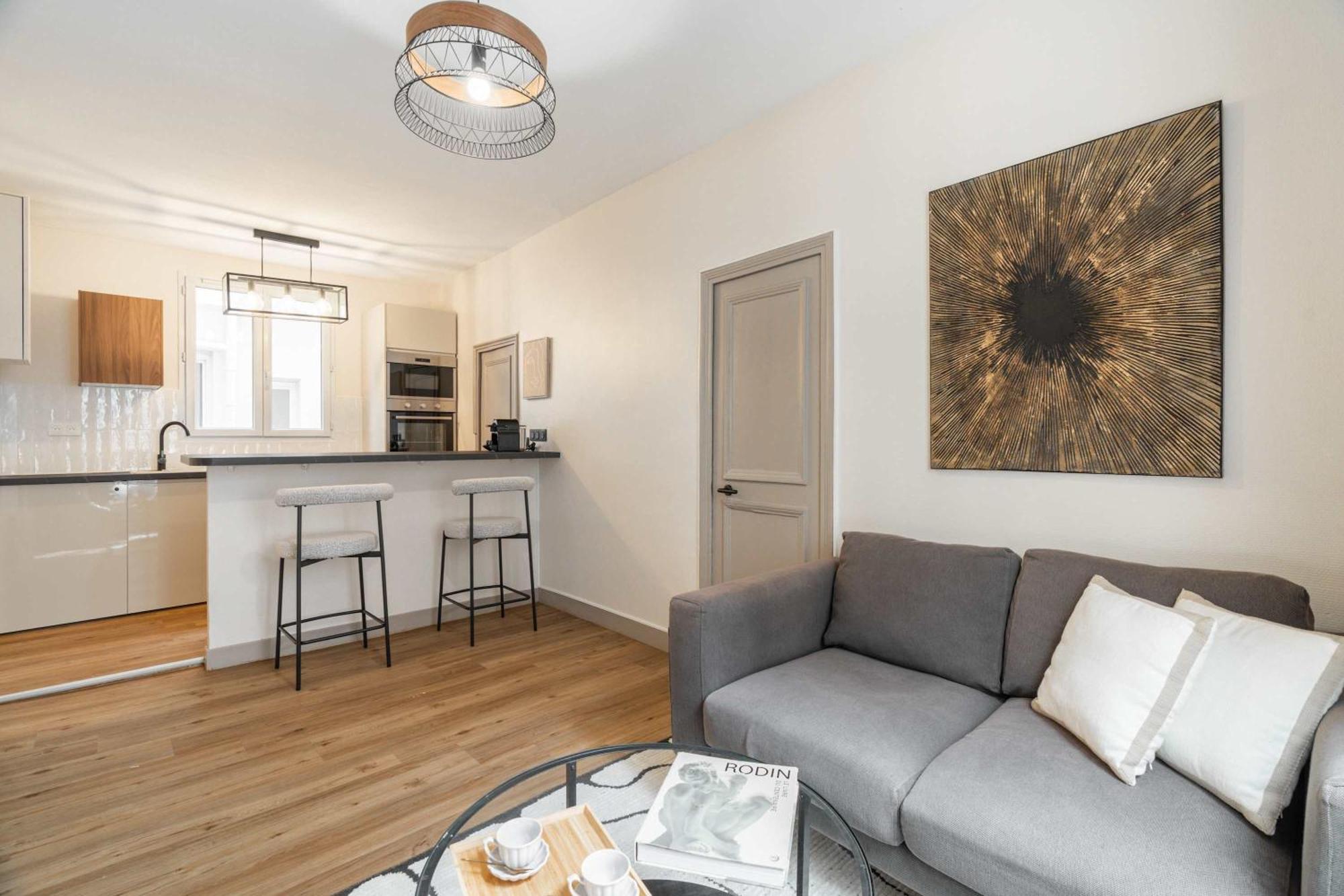 Apartment Family In Paris