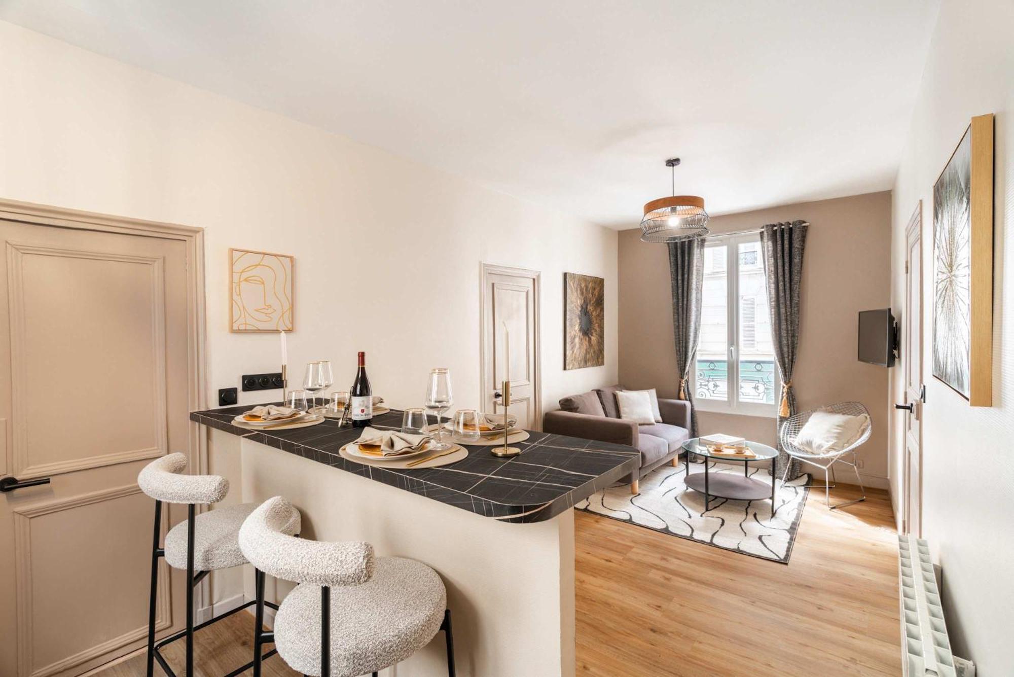 Apartment Family In *